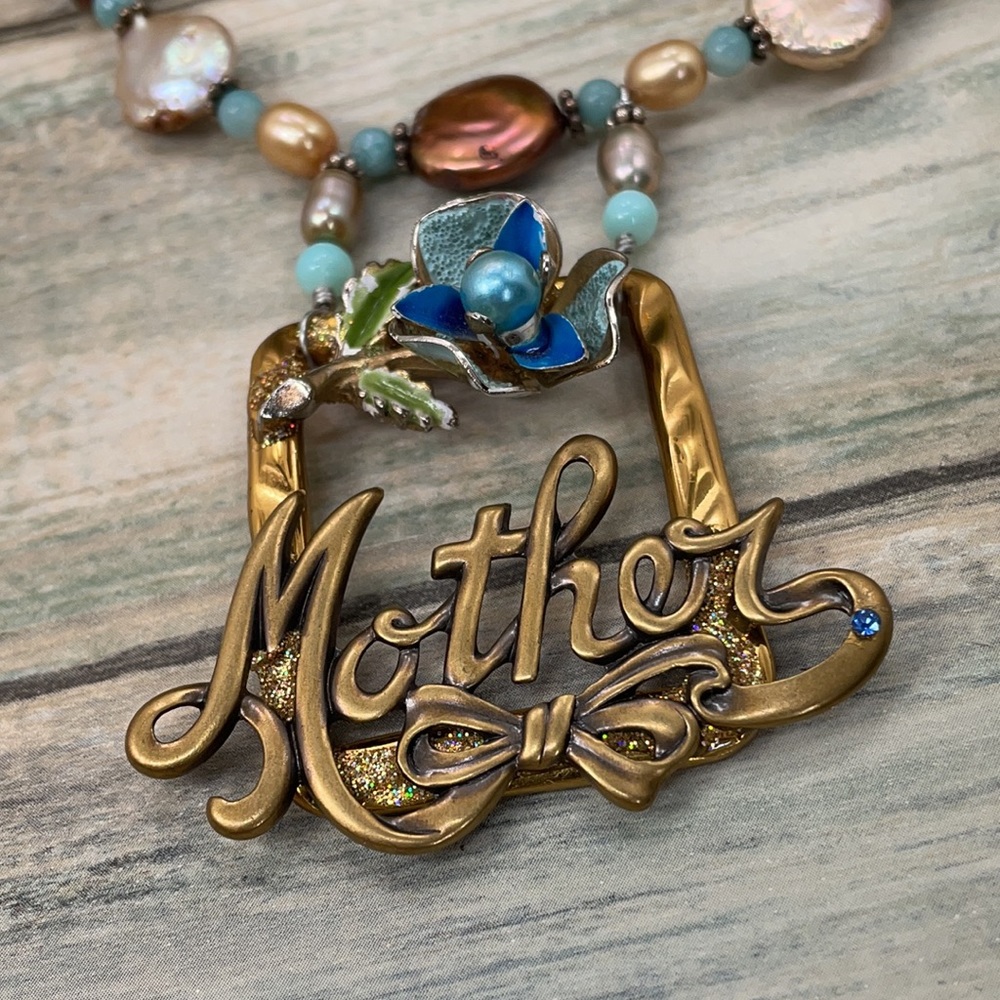 👑Adorned Crown Artisan Assemblage enamel flower beaded pearl mother necklace - Picture 6 of 10